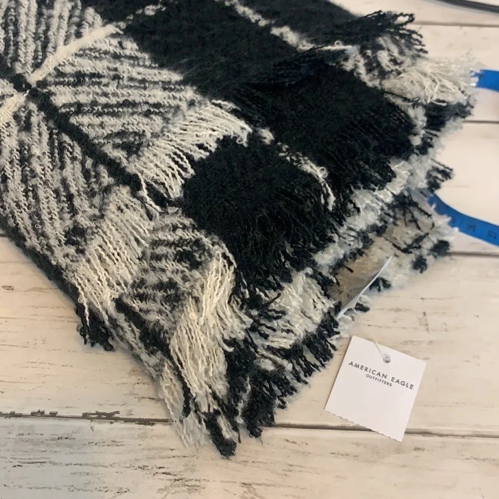 American Eagle AE Plaid Check Gingham Oversized Scarf Wrap Shawl Blanket